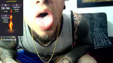 Snapshot of julian_tattoo chatting on October 6, 4:00 pm Julian independent model online show from October 6, 4:00 pm