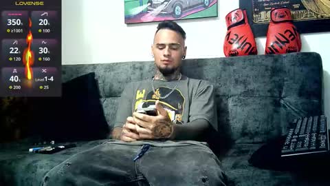 Snapshot of julian_tattoo chatting on September 13, 10:55 pm Julian independent model online show from September 13, 10:55 pm