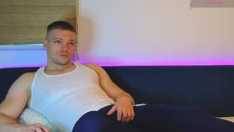 julian_turner online show from July 14, 10:21 am