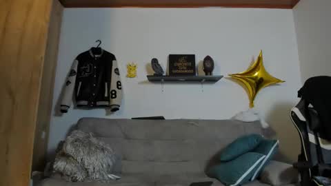 Snapshot of julian_wallace chatting on October 2, 4:55 pm julian_wallace online show from October 2, 4:55 pm