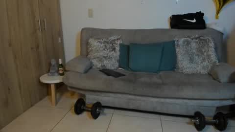 julian_wallace online show from November 28, 6:32 pm