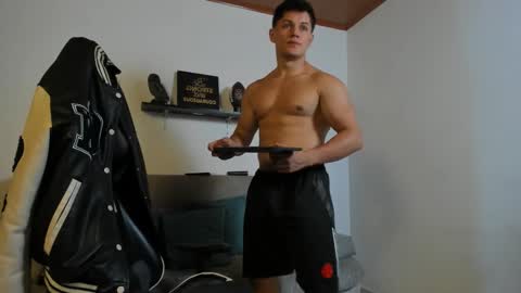 Snapshot of julian_wallace chatting on October 18, 6:35 pm julian_wallace online show from October 18, 6:35 pm