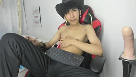 Julian online show from April 4, 7:33 pm