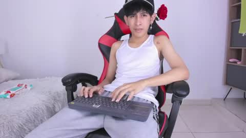 Julian online show from July 20, 7:38 pm