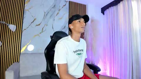 Julien online show from December 2, 11:57 am