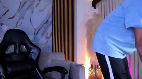 Julien online show from March 20, 11:36 am