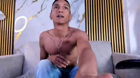 Julien online show from April 24, 12:40 pm