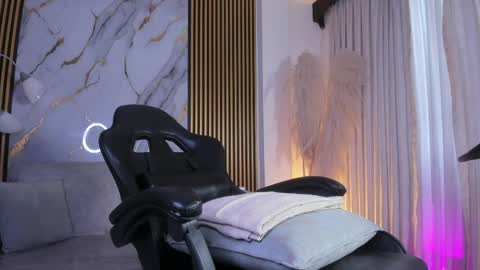 Julien online show from March 23, 12:22 pm