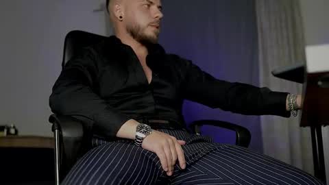 Snapshot of juliusmasters chatting on September 25, 11:57 pm JULiUS online show from September 25, 11:57 pm