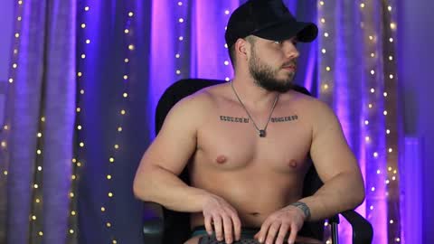 Snapshot of juliusmasters chatting on January 21, 11:55 pm JULiUS online show from January 21, 11:55 pm