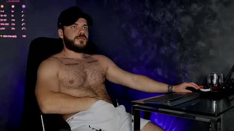 JULiUS   online show from November 9, 11:20 pm