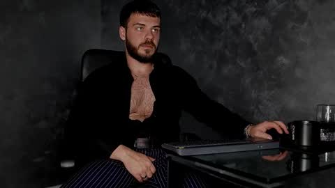 JULiUS   online show from November 3, 10:33 pm