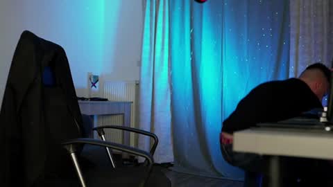 Snapshot of juliusmasters chatting on March 9, 8:10 pm JULiUS online show from March 9, 8:10 pm