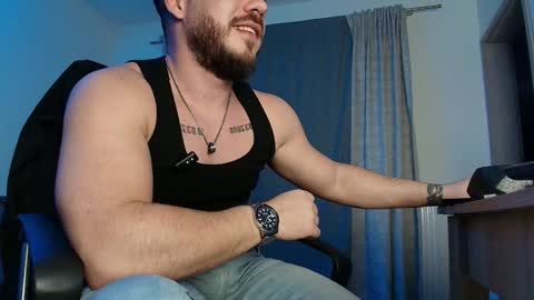 Snapshot of juliusmasters chatting on December 23, 11:17 pm JULiUS online show from December 23, 11:17 pm