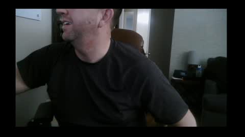 Snapshot of jusbeaz8722 chatting on January 4, 9:20 pm JustVibin online show from January 4, 9:20 pm