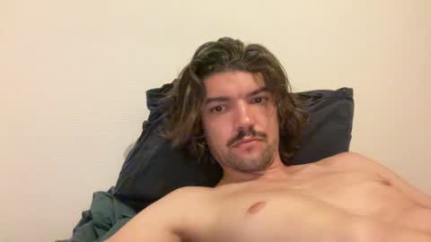 just_a_guy_with_a_big_cock online show from June 22, 7:25 am