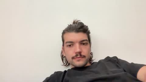 just_a_guy_with_a_big_cock online show from April 25, 12:30 pm