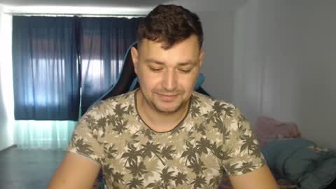 Snapshot of just_a_nice_guy_27 chatting on December 20, 11:10 am Alex online show from December 20, 11:10 am