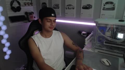 Rhys online show from November 15, 7:05 pm