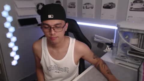 Rhys online show from December 4, 7:10 pm