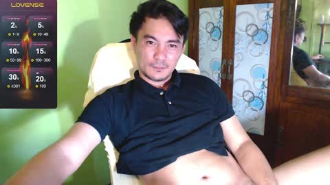 Snapshot of justcallmekarl chatting on February 1, 6:21 am Karl online show from February 1, 6:21 am