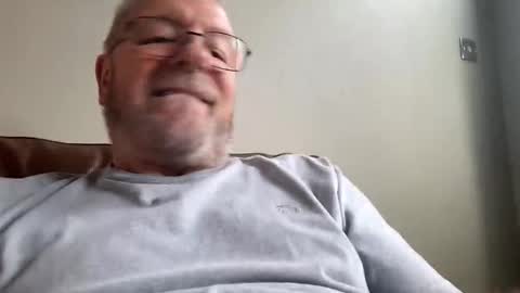 justenjoyingurcompany online show from September 19, 10:59 am