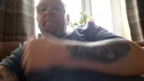 justenjoyingurcompany online show from January 23, 9:29 am