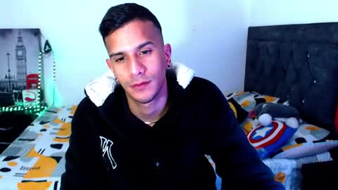 Snapshot of justin_melendez chatting on October 12, 3:22 am JUSTIN online show from October 12, 3:22 am