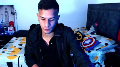Snapshot of justin_melendez chatting on October 11, 3:10 am JUSTIN online show from October 11, 3:10 am