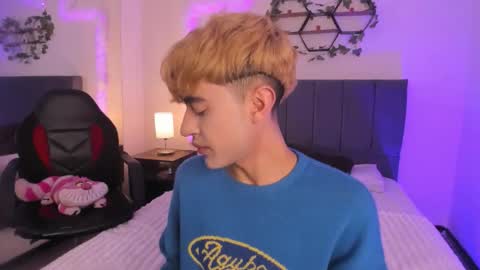 Snapshot of justinbe_ chatting on October 15, 12:02 pm Justin online show from October 15, 12:02 pm