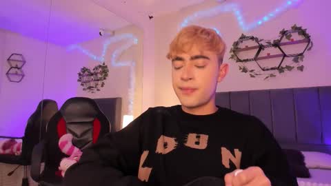 Justin online show from November 5, 11:23 am