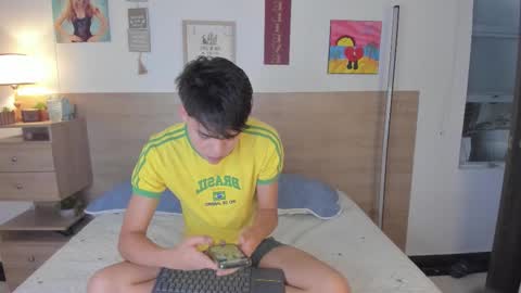 Snapshot of justinbiler chatting on October 6, 12:21 pm Justin online show from October 6, 12:21 pm
