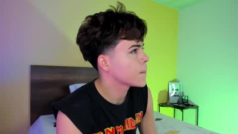 Snapshot of justinbiler chatting on February 26, 12:14 pm Justin online show from February 26, 12:14 pm