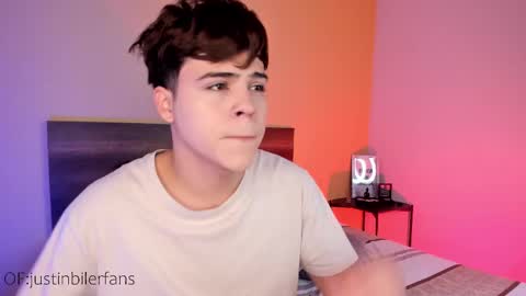 Snapshot of justinbiler chatting on February 16, 12:32 pm Justin online show from February 16, 12:32 pm