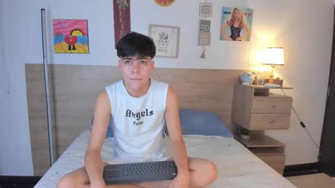 Snapshot of justinbiler chatting on October 8, 12:42 pm Justin online show from October 8, 12:42 pm