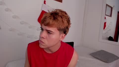 Snapshot of justinbiler chatting on December 6, 2:38 pm Justin online show from December 6, 2:38 pm