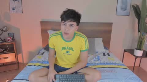 Snapshot of justinbiler chatting on September 10, 12:37 pm Justin online show from September 10, 12:37 pm
