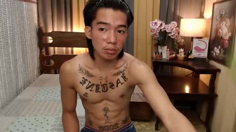 Snapshot of justine_hunk chatting on January 6, 6:14 am justine_hunk online show from January 6, 6:14 am