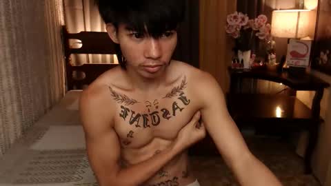 Snapshot of justine_hunk chatting on December 18, 10:57 pm justine_hunk online show from December 18, 10:57 pm
