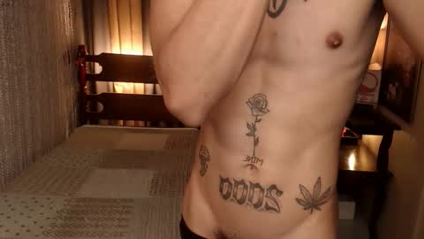 justine_hunk online show from April 14, 7:08 am