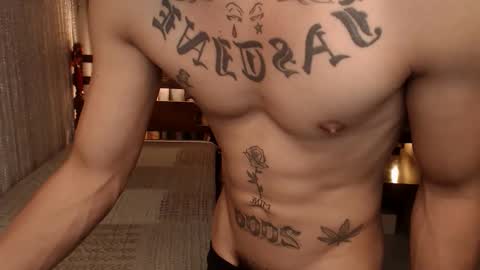 justine_hunk online show from April 23, 5:56 am