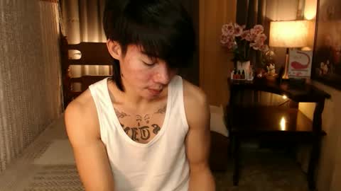 Snapshot of justine_hunk chatting on February 9, 4:36 am justine_hunk online show from February 9, 4:36 am
