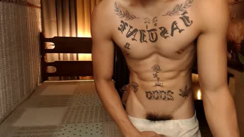 Snapshot of justine_hunk chatting on January 17, 5:32 am justine_hunk online show from January 17, 5:32 am