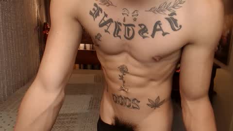 justine_hunk online show from February 4, 6:08 am