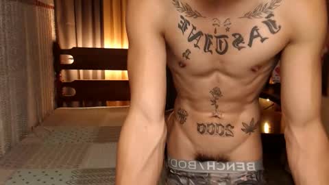 Snapshot of justine_hunk chatting on December 27, 6:14 am justine_hunk online show from December 27, 6:14 am