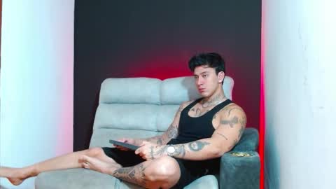 justinfuller_31 online show from February 8, 6:56 pm