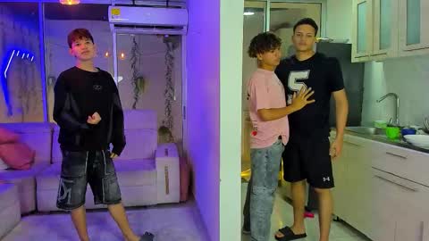 justingtime21 online show from February 8, 7:03 am