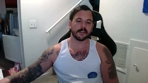 Snapshot of justintym69 chatting on February 21, 11:43 pm justintym69 online show from February 21, 11:43 pm