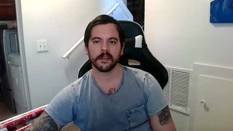 Snapshot of justintym69 chatting on December 5, 7:07 pm justintym69 online show from December 5, 7:07 pm