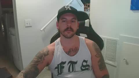 Snapshot of justintym69 chatting on February 12, 4:33 pm justintym69 online show from February 12, 4:33 pm